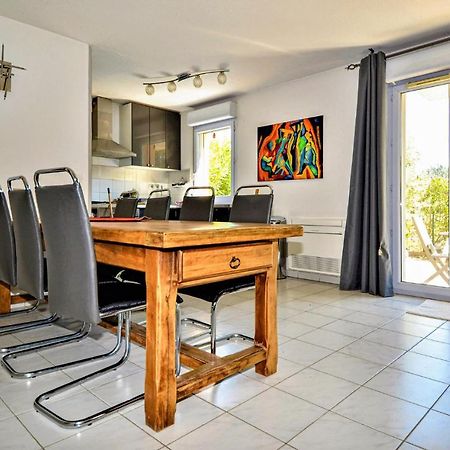 Lovely Apartment In Orange With Kitchen Exterior foto